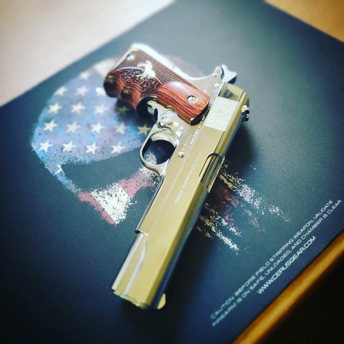 アルタモント? 木製グリップ 1911 ウエイト付き ☆アルタモント 1911 フルサイズ用 木製グリップ パネル ダイヤ