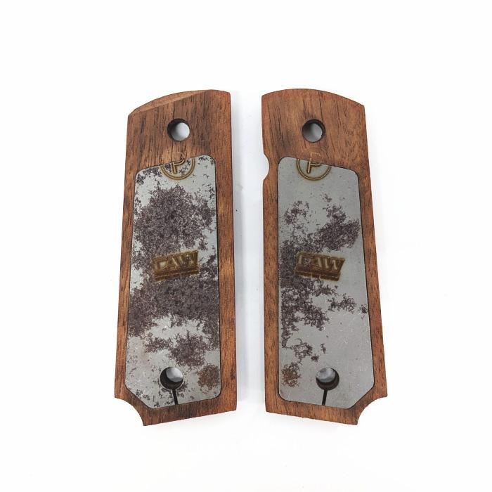 ☆CAW 1911 ガバメント用 木製グリップ ウォルナット WM チェッカー