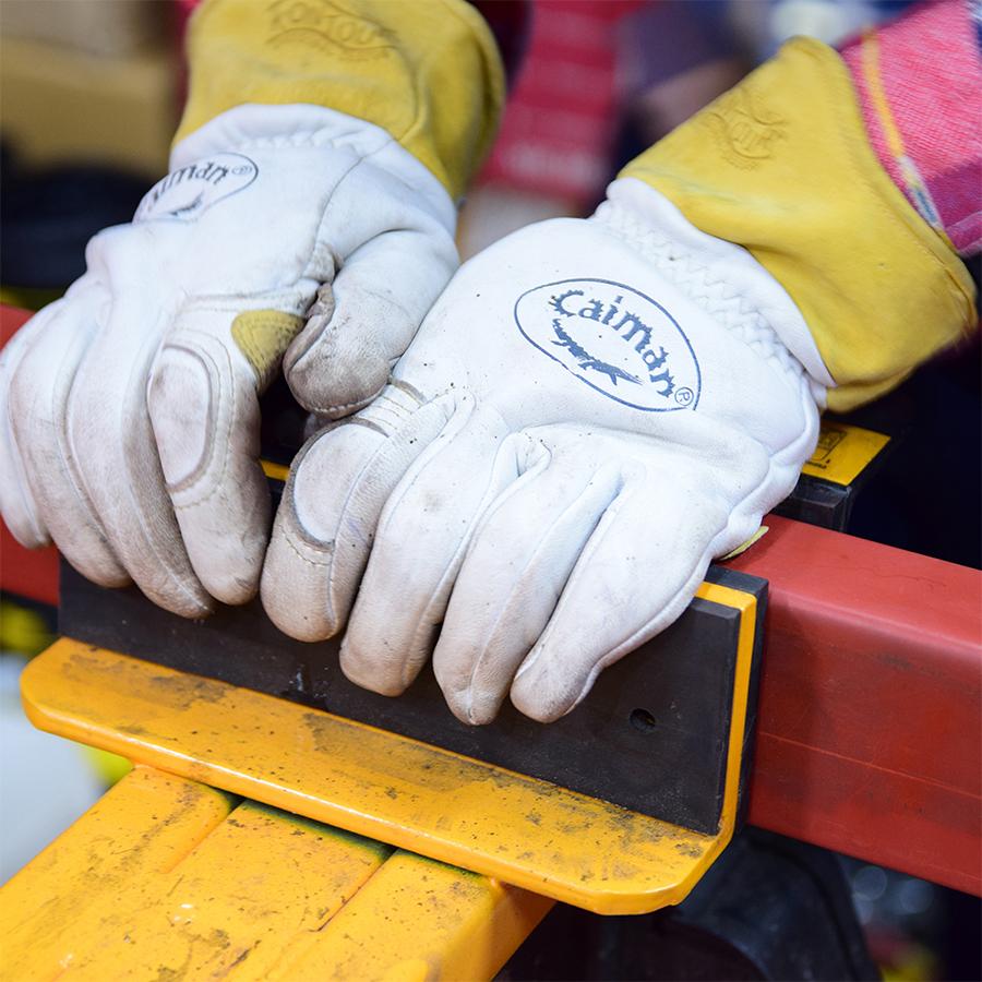 初回限定お試し価格】革手袋 Caiman Gloves CG-1871 カイマン コントアー 羊革 シープグレイン 作業手袋 多用途 耐熱 耐切創 ワークグローブ 制服、作業服 YOUNGST 作業手袋 プロXT L 1双 03305078L ※配送毎送料要