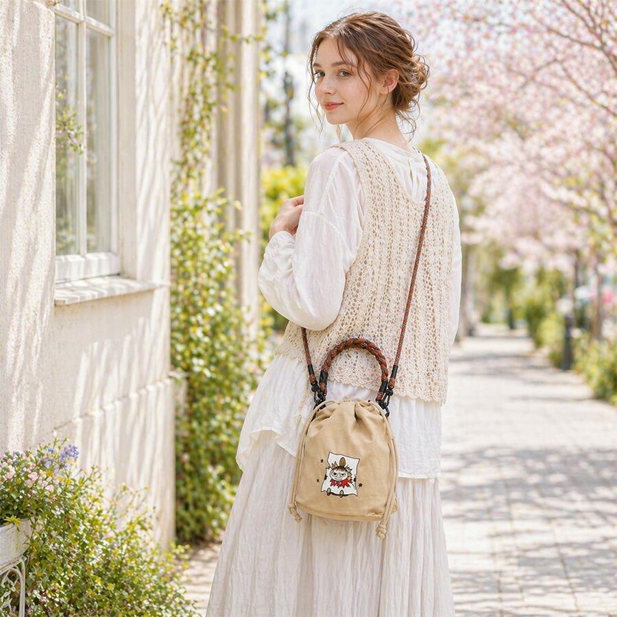 MOOMIN ナイロン巾着バッグ ショルダーバッグ 斜め掛け 斜め掛けバッグ 手持ち 普段使い 使いやすい コンパクト レディース ギフト プレゼント ネイビー rmpk05の画像
