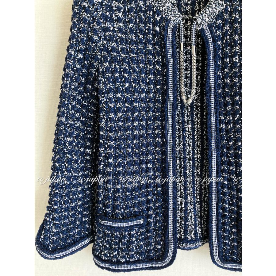 CHANEL シャネル カーディガン 新品同様 ネイビー・ブルー CHANEL シャネル カーディガン 新品同様 ネイビー・ブルー