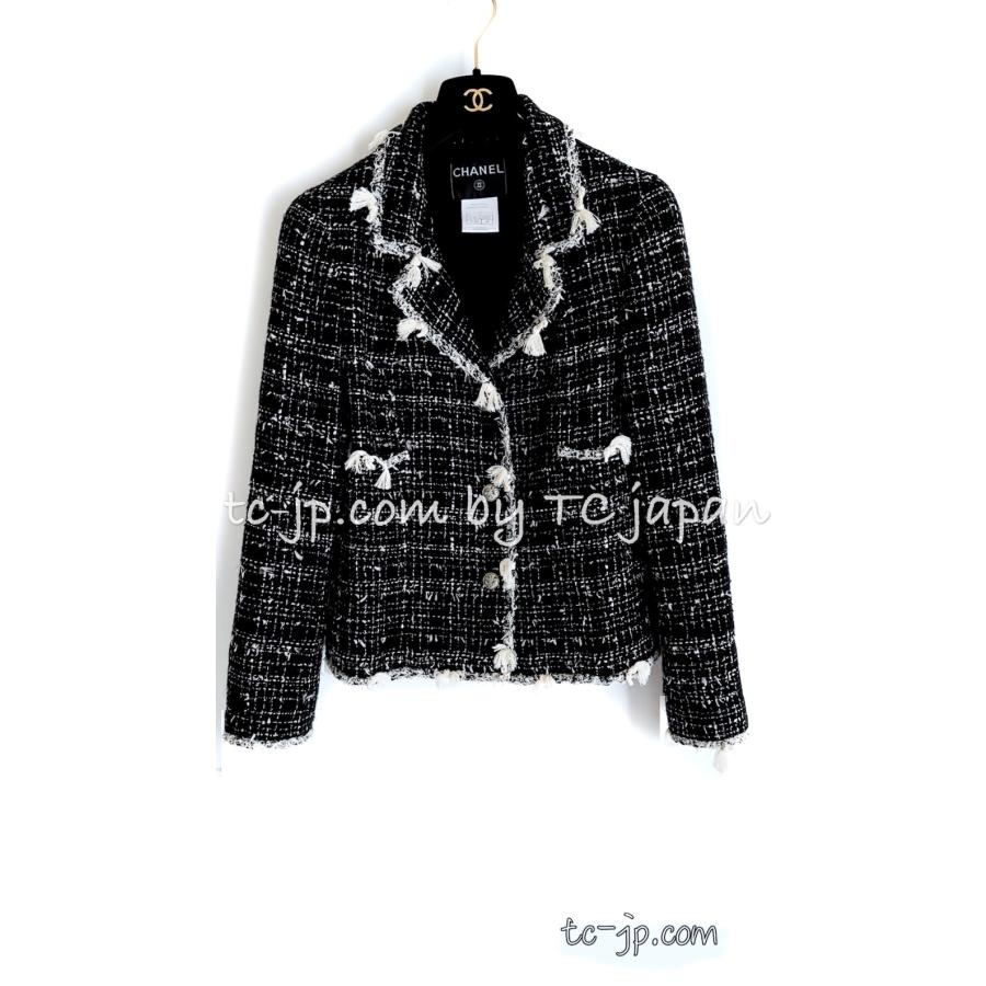 CHANEL・黒地にキラキラとフリンジが取り巻くジャケット CHANEL（シャネル） ジャケット ブラック クリーム フリンジ