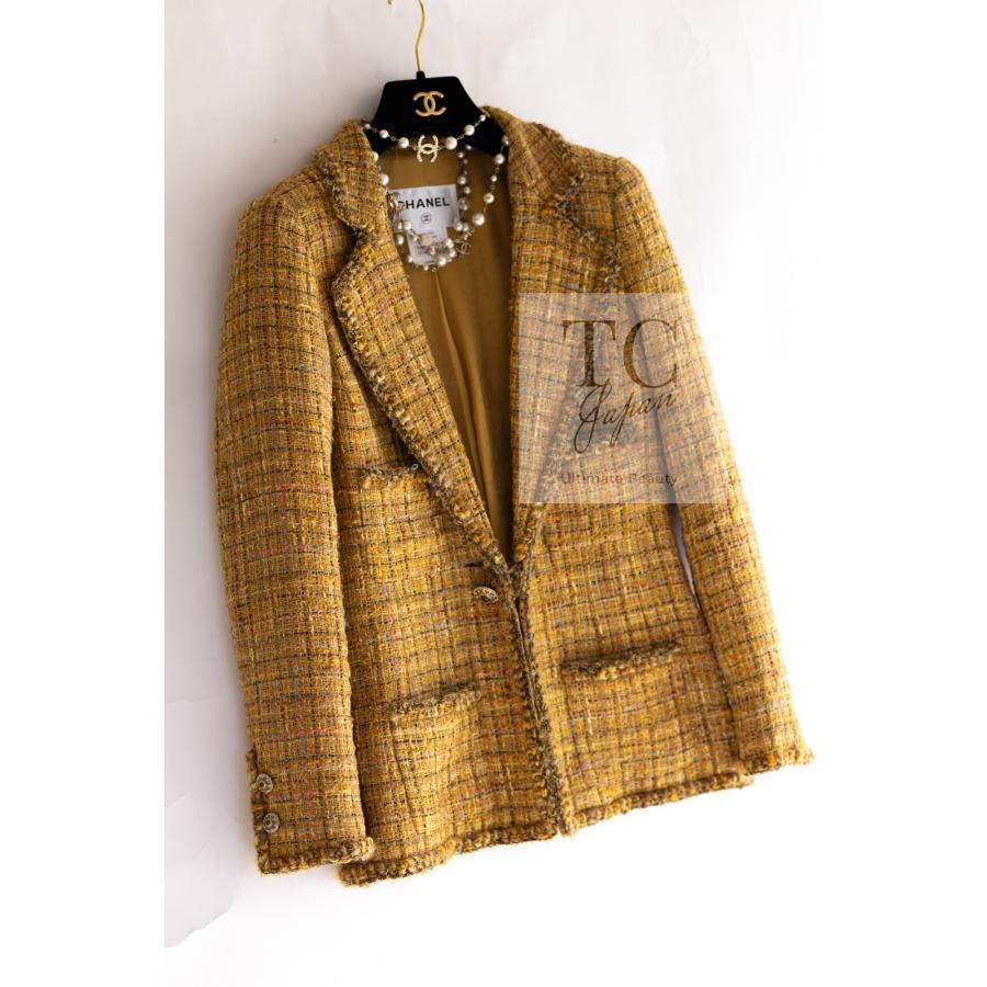 シャネル CHANEL ツイードジャケット　ヴィンテージ　2007年　美品 CHANEL（シャネル） ジャケット スーツ 美人見え イエロー ゴールド