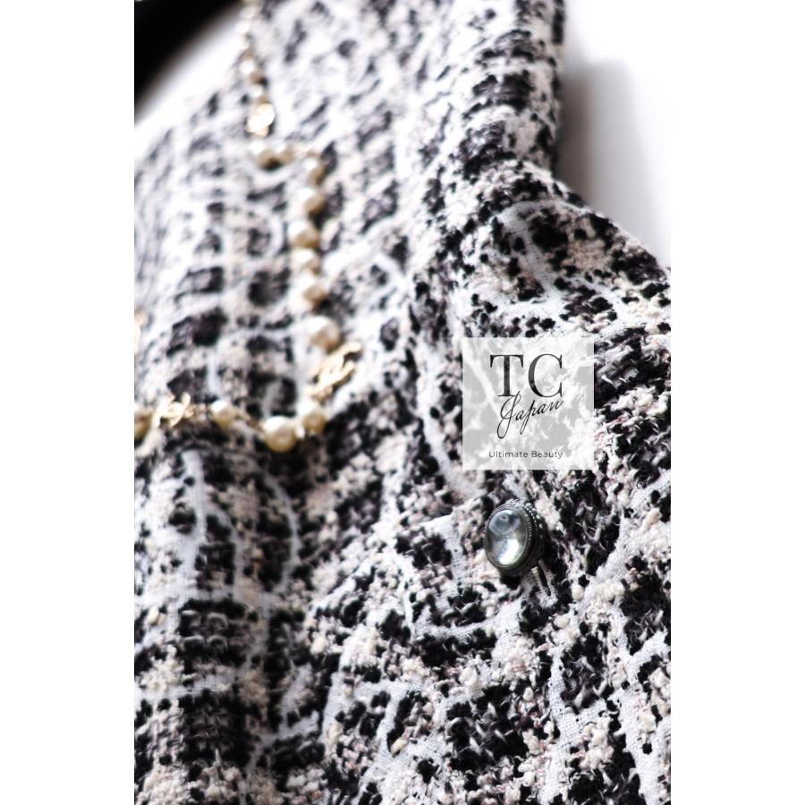 CHANEL（シャネル） ワンピース ホワイト ブラック グレー カメリア