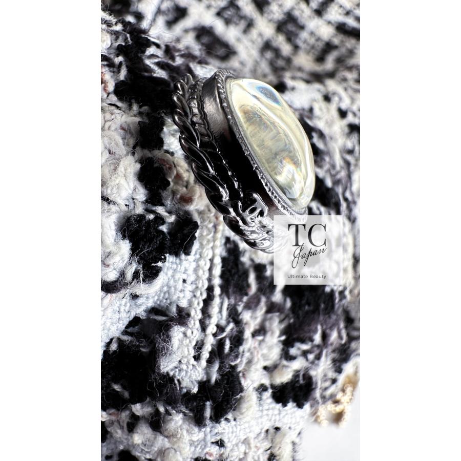 CHANEL（シャネル） ワンピース ホワイト ブラック グレー カメリア