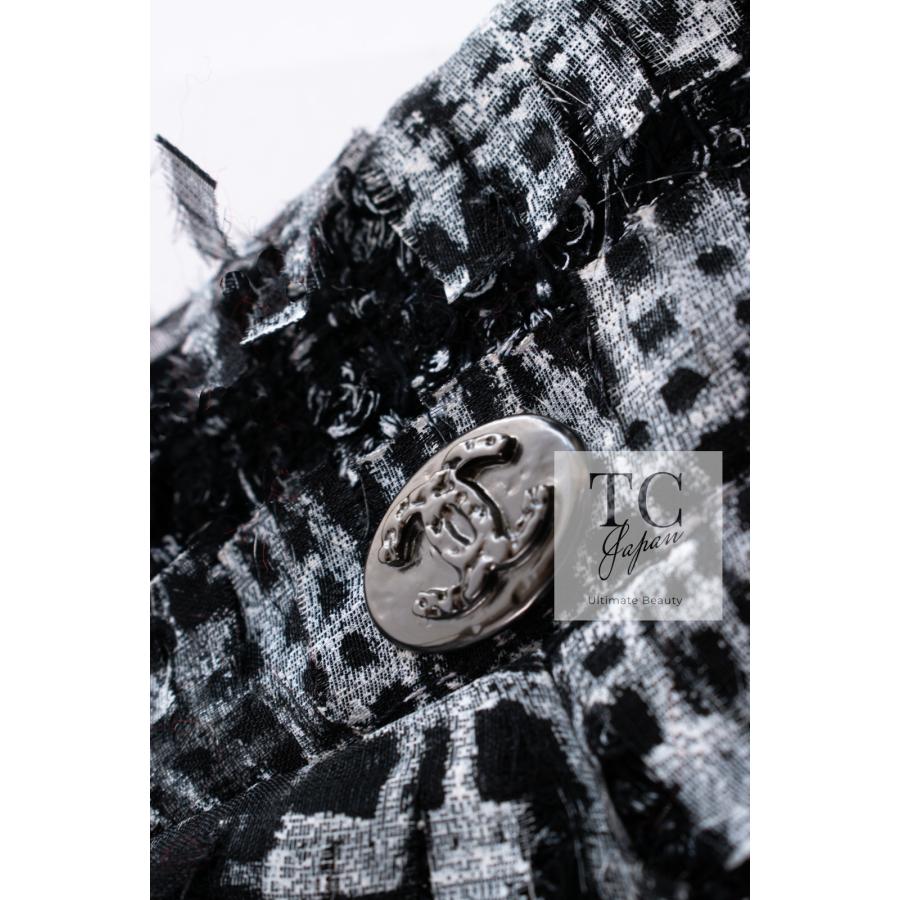 シャネル スカート CHANEL 60万 限定品 ブラック ホワイト グレー オーストリッチ 本物 フェザー 羽 コットン ツイード 貴重 超美品 36の画像