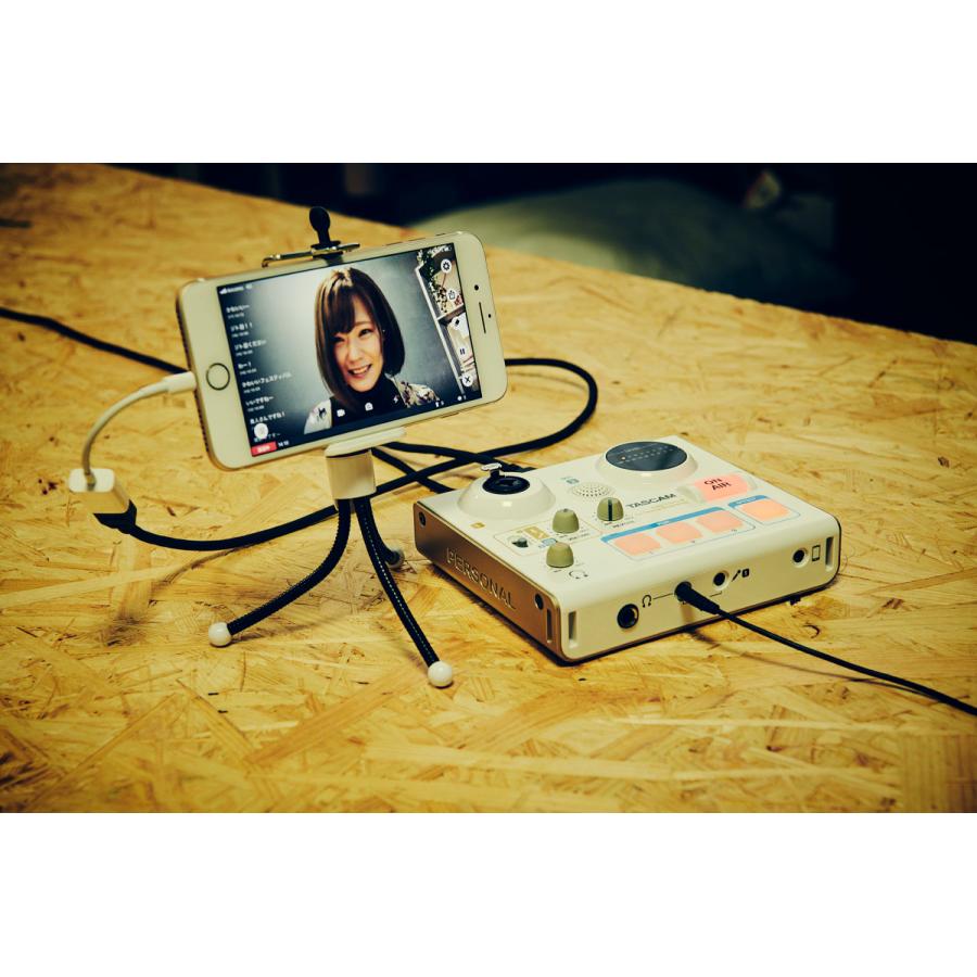 TASCAM(タスカム) US-42B MiNiSTUDIO CREATOR 黒 高音質 ボイスエフェクト リバーブ 効果音再生 Youtubeの画像