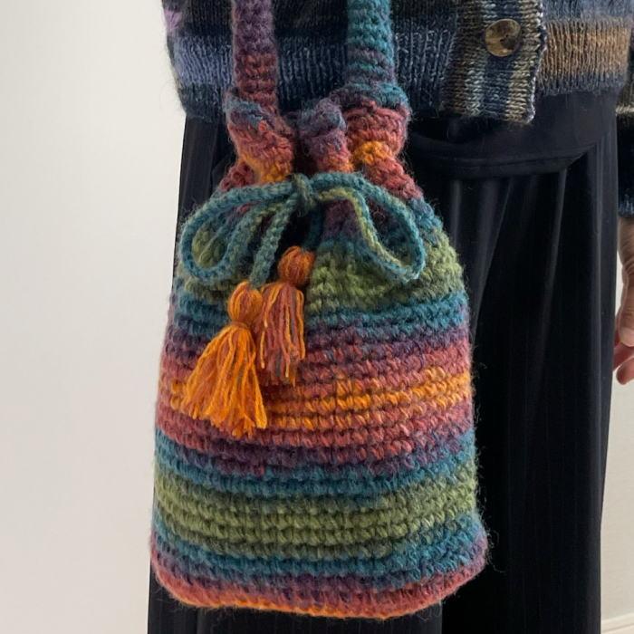 毛糸 アンゴラゴールドバティックで編む巾着型のバッグ 毛糸で作る小物 セット｜teamiohenya｜08