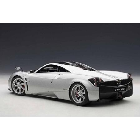 オートアート AUTOart 1/18 パガーニ ウアイラ (シルバー)_1