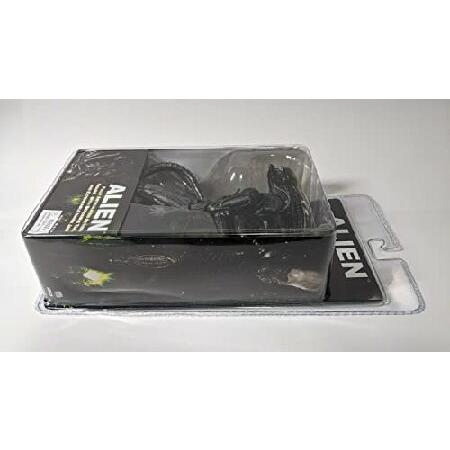Cult Classics Presents: Classic Alien Action Figure by Neca_3