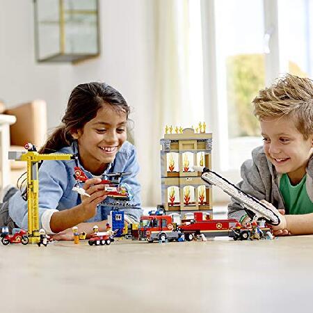 レゴ LEGO City Downtown Fire Brigade 60216 Building Kit (943 Pieces)の画像