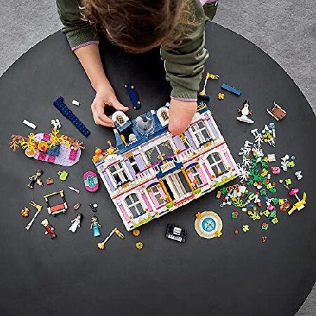 レゴ LEGO Friends Heartlake City Grand Hotel 41684 Building Kit; Includes Emma， Stephanie， River and Amelia Mini-Dolls; New 2021 (1，308 Pieces)_4