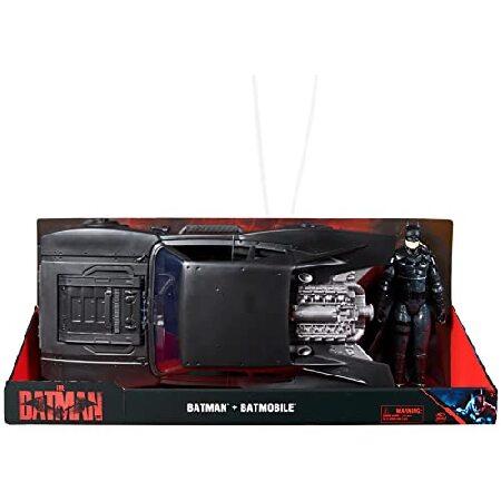 DC Comics Batman Batmobile With 30-cm Figure, The Batman Movie Collectible, Kids' Toys for Boys and Girls Aged 4 and Upの画像