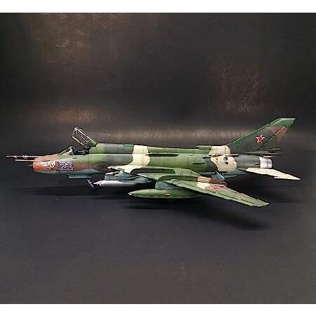 FMOCHANGMDP Fighter 3D Puzzles Plastic Model Kits， 1/48 Scale Su-17M4 Fitter-k Fighter-Bomber Model， Adult Toys and Gift， 15.6 x 11.2Inchs