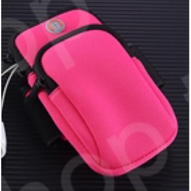 スポーツ アームバンド ランニング マラソン ポーチ 腕 巻く 携帯