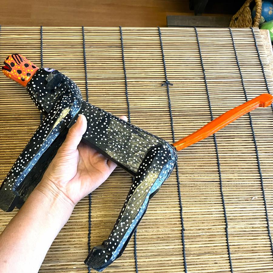 サル オブジェ 木彫り Ｌサイズ 動物 置物 グァテマラ アニマル 大きめサイズ 木製 手作り 個性的 インテリアオブジェ |  | 13