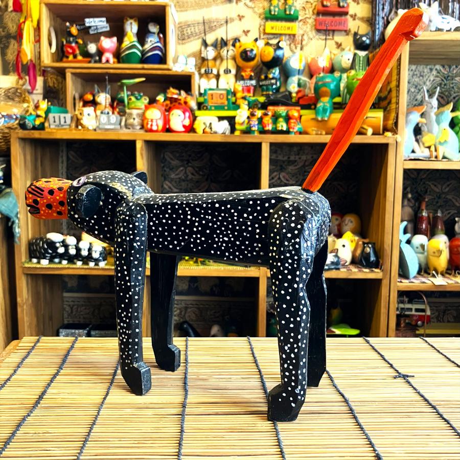 サル オブジェ 木彫り Ｌサイズ 動物 置物 グァテマラ アニマル 大きめサイズ 木製 手作り 個性的 インテリアオブジェ |  | 02