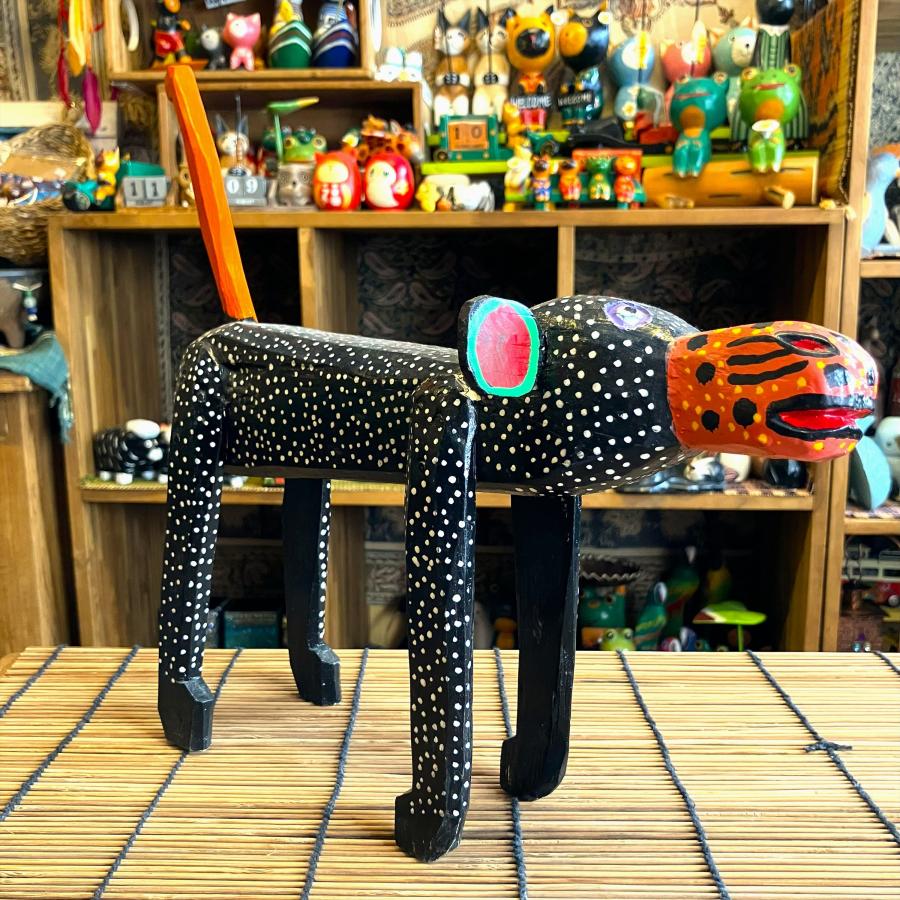 サル オブジェ 木彫り Ｌサイズ 動物 置物 グァテマラ アニマル 大きめサイズ 木製 手作り 個性的 インテリアオブジェ |  | 06