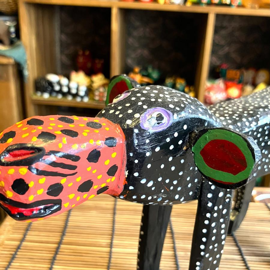 サル オブジェ 木彫り Ｌサイズ 動物 置物 グァテマラ アニマル 大きめサイズ 木製 手作り 個性的 インテリアオブジェ |  | 08