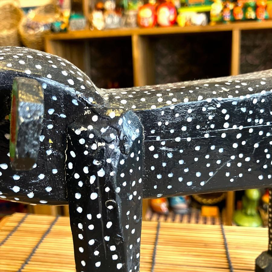 サル オブジェ 木彫り Ｌサイズ 動物 置物 グァテマラ アニマル 大きめサイズ 木製 手作り 個性的 インテリアオブジェ |  | 09