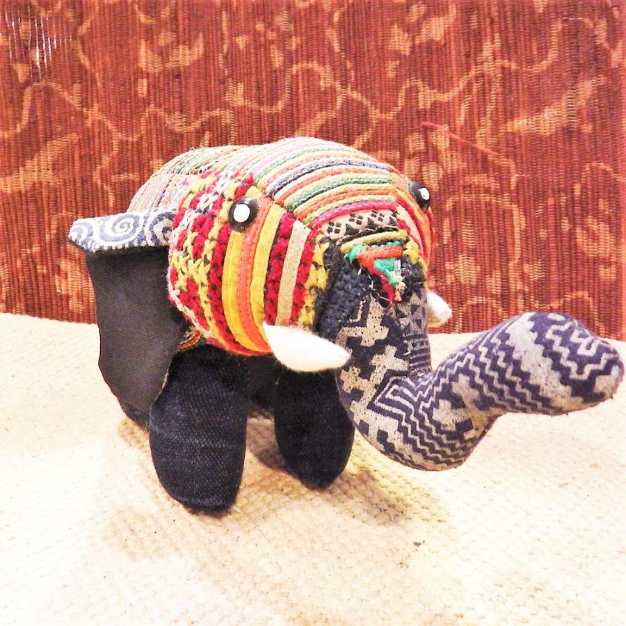 ゾウ 象 オブジェ ぬいぐるみ アジアン雑貨 モン族 可愛い 布製 手作り ベトナム製 インテリア雑貨 |  | 03