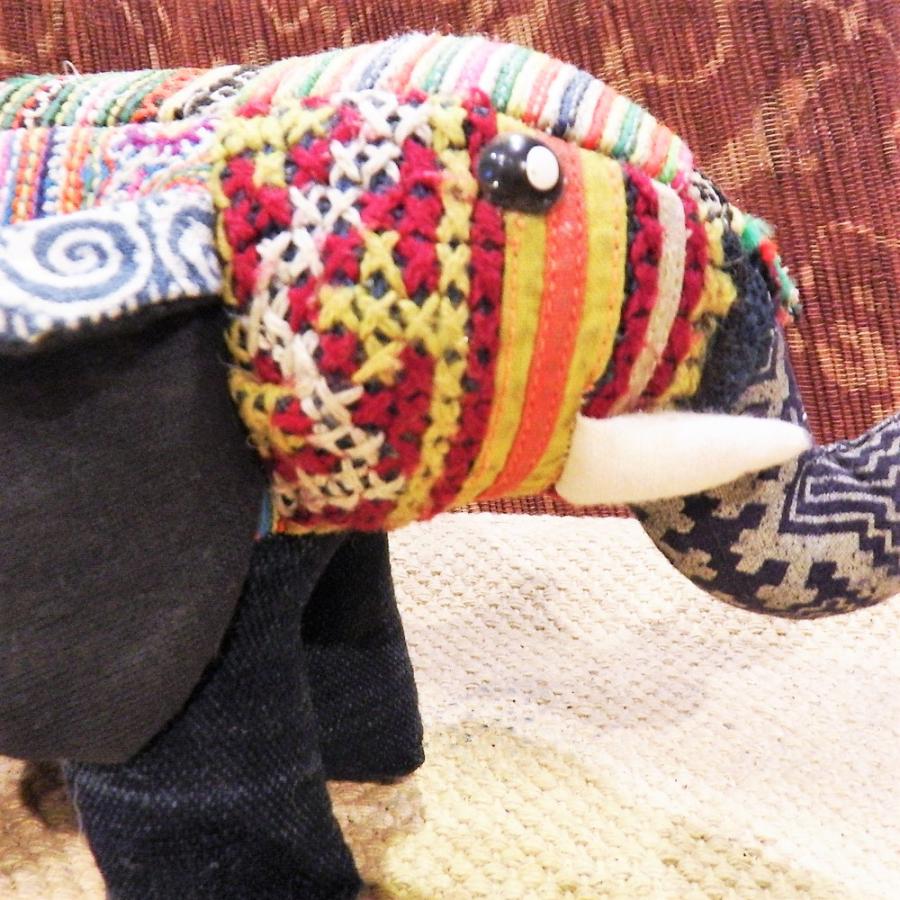 ゾウ 象 オブジェ ぬいぐるみ アジアン雑貨 モン族 可愛い 布製 手作り ベトナム製 インテリア雑貨 |  | 04