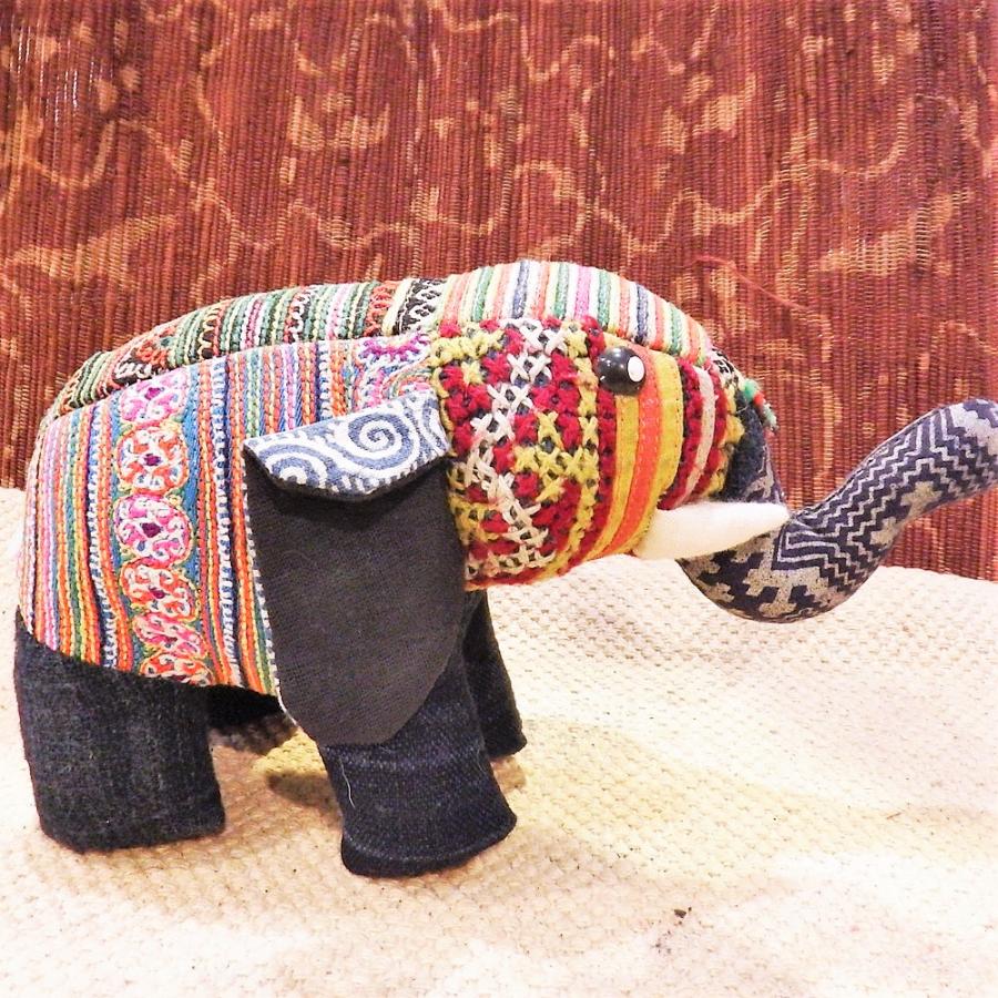 ゾウ 象 オブジェ ぬいぐるみ アジアン雑貨 モン族 可愛い 布製 手作り ベトナム製 インテリア雑貨 |  | 05