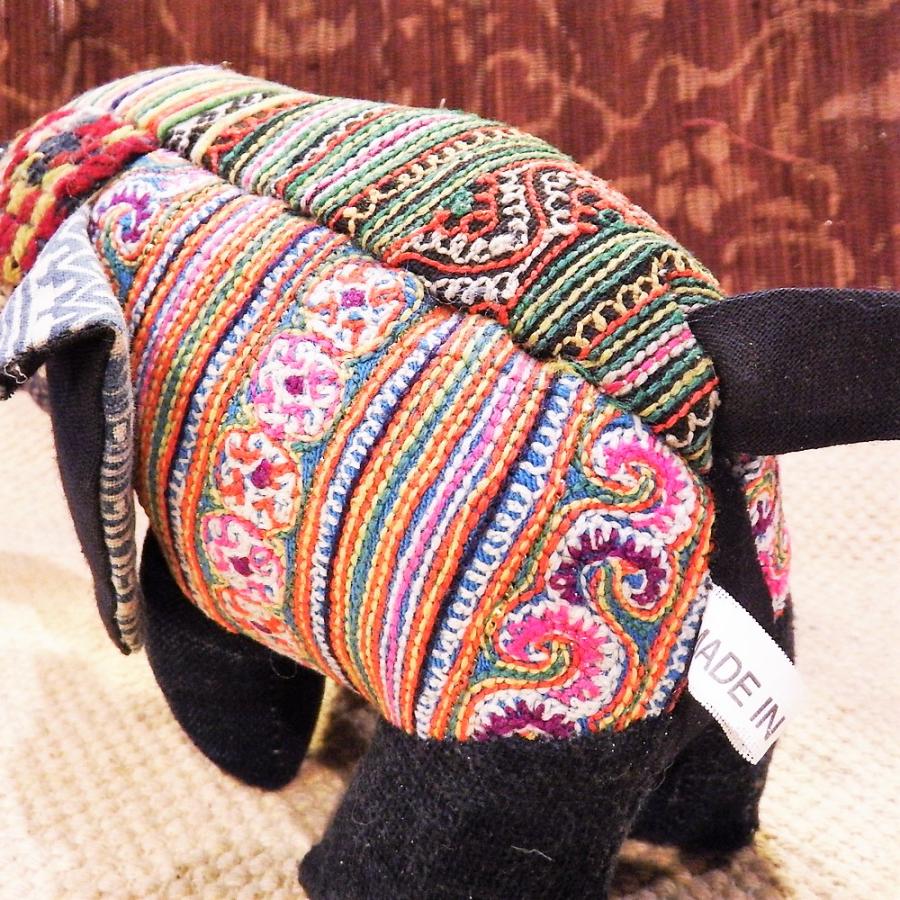 ゾウ 象 オブジェ ぬいぐるみ アジアン雑貨 モン族 可愛い 布製 手作り ベトナム製 インテリア雑貨 |  | 08