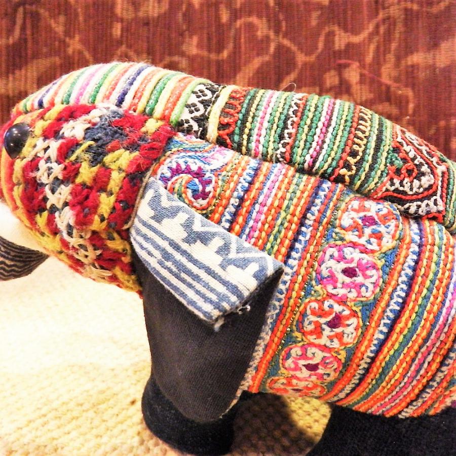 ゾウ 象 オブジェ ぬいぐるみ アジアン雑貨 モン族 可愛い 布製 手作り ベトナム製 インテリア雑貨 |  | 09
