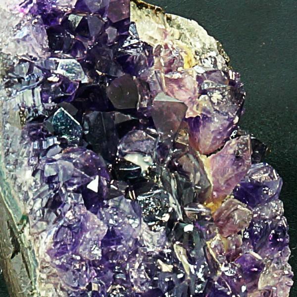 激レア アメジストと熔岩石のコラボ 手彫り 彫刻 フクロウ 620g 天然石