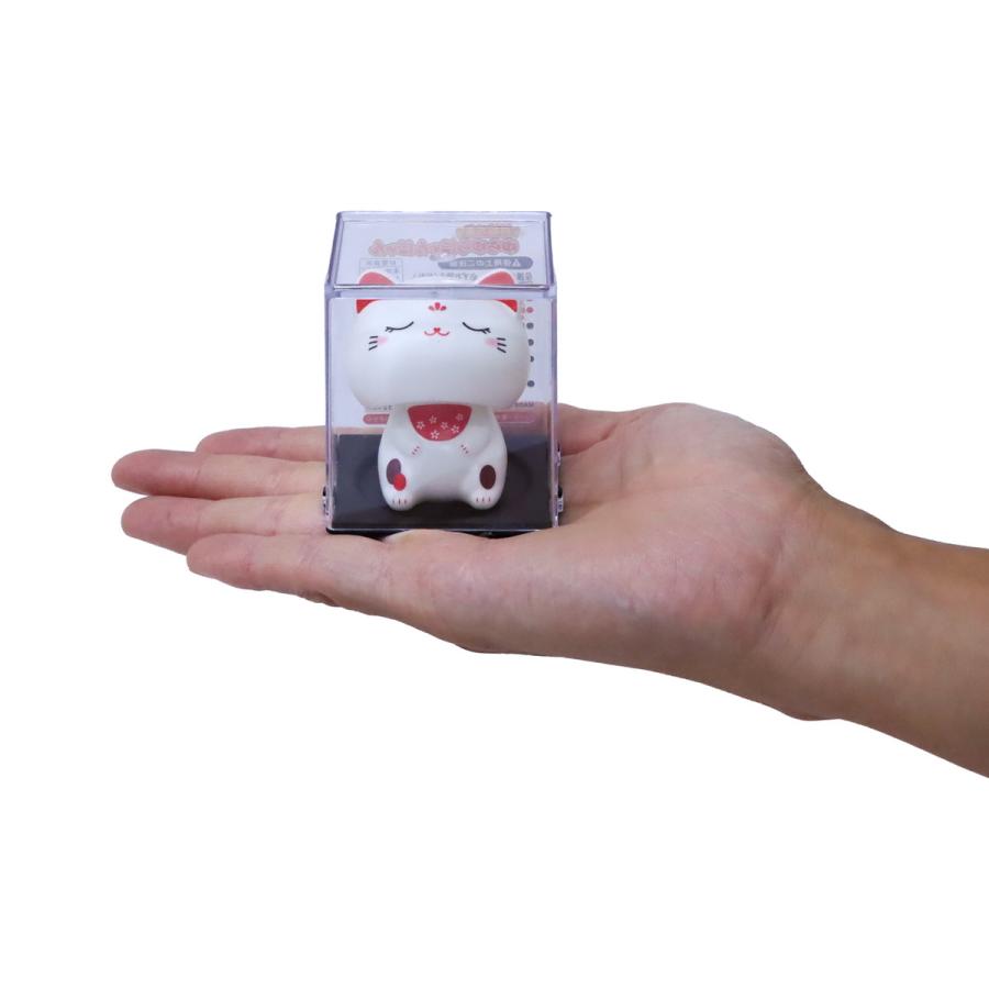 ソーラーゆらゆらにゃんにゃん 6cm 選べる2種類 目開き/目閉じ