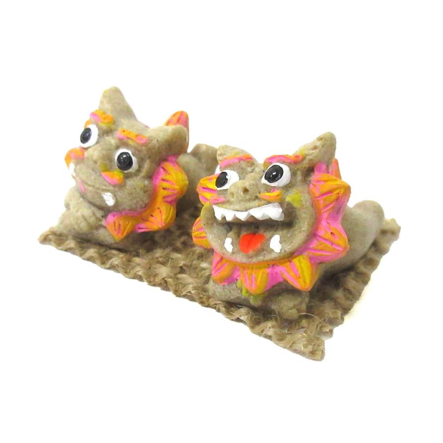 ポリ置物 仲良しシーサー 寝そべり 砂カラー Sサイズ 沖縄グッズ