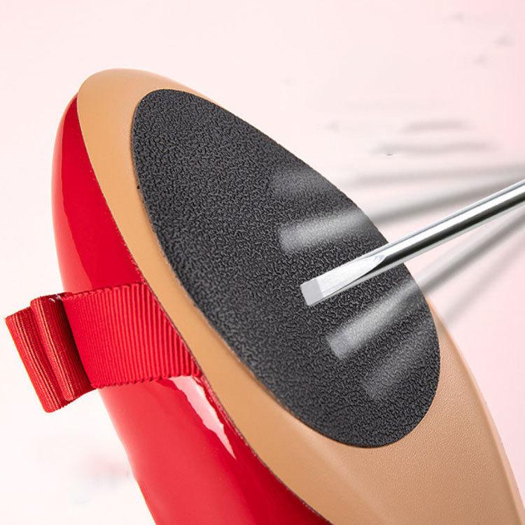 限定版 靴底に貼る滑り止め 男女兼用 スリップ対策 ブーツ 簡単装着 雪 雪道 シール つま先 貼り付け かかとセット ソール 雨 靴底の保護 滑り止め ビ シューズ