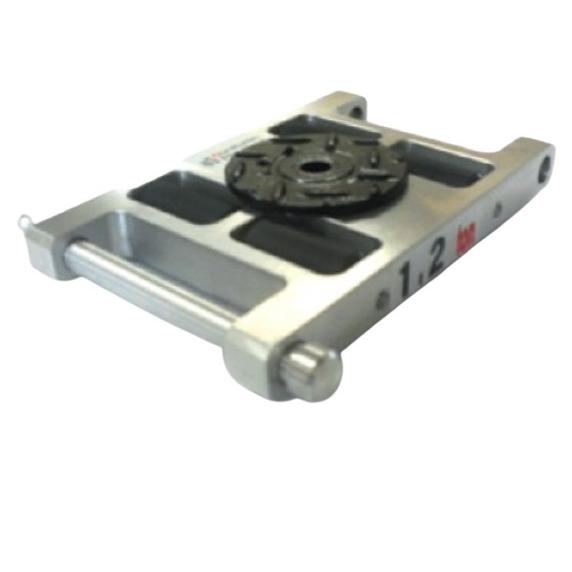 ほぼ未使用 テム製 超超低床式 ジュラルミンローラー 耐荷重1.2t(トン) MAX-35 1.2 高さ35mm 1個 超軽量 テムローラー 操作ハンドル別売「キャンセル/変更/返品不可」 【BC1138768068】(41325円)