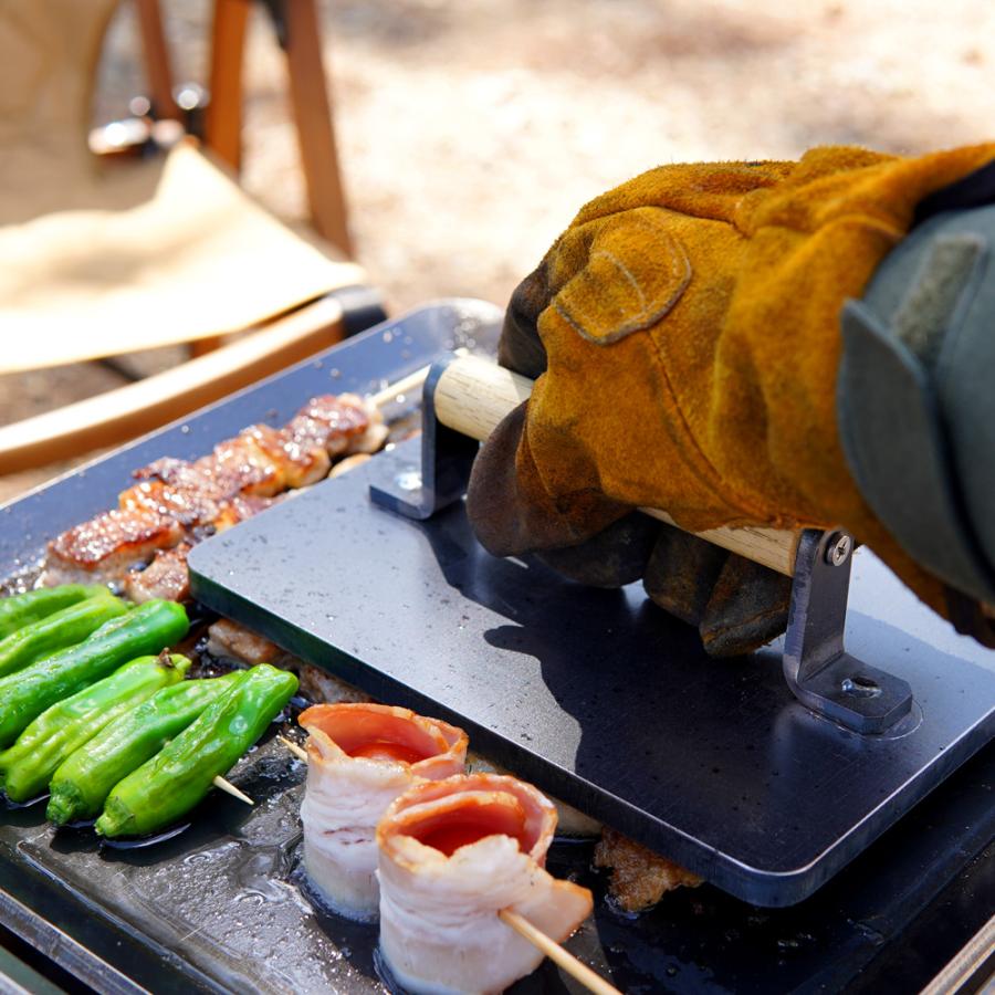 バーベキュー　大量調理に最適　極厚プレス鉄板　持ち手付き　イベント　模擬店　祭り　キャンプ　グランピング　お好み焼き　焼きそば　広島焼き ZEOOR（ゼオール） 極厚鉄板 ミートプレッサー BBQ アウトドア ミート