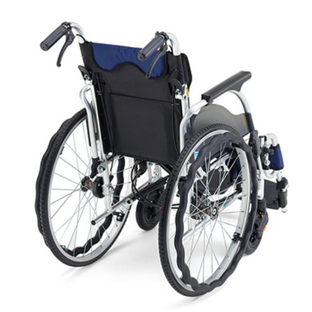 ミキ MiKi 軽量車いす カルティマ 自走型 多機能モデル CRTシリーズの