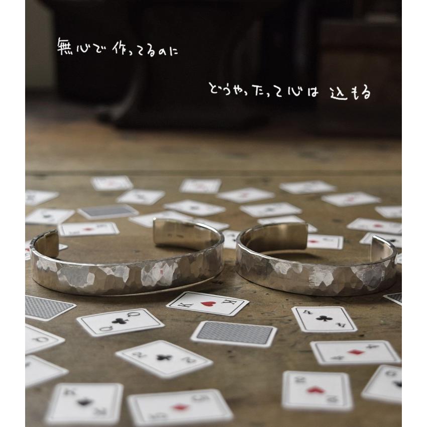 ツチめのバングル(太) ペアバングル ハンドメイド オーダー シルバー 槌目 シンプル 上品 おしゃれ 腕輪 Silver 950 マモる ごつめ ゴツめ 手作り 手づくりの画像