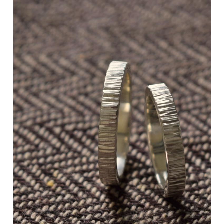 シグれのリング(細) ペアリング ハンドメイド オーダー シルバー 槌目 シンプル 上品 おしゃれ 指輪 Silver 950 マモる 手作り ダイヤモンドの画像
