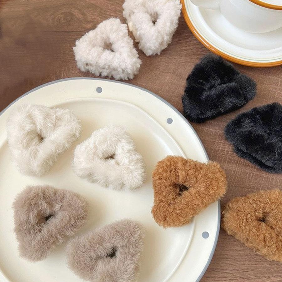 ヘアクリップ ねこ耳 ファー ボア 2個セット 猫耳 ミニクリップ 三角