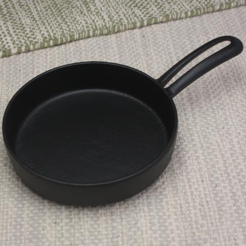 美品　南部鉄器 フライパン IH対応 鉄 スキレット 14cm 日本製 南部鉄器 フライパン IH対応 鉄 スキレット 14cm 日本製 : 手しごと