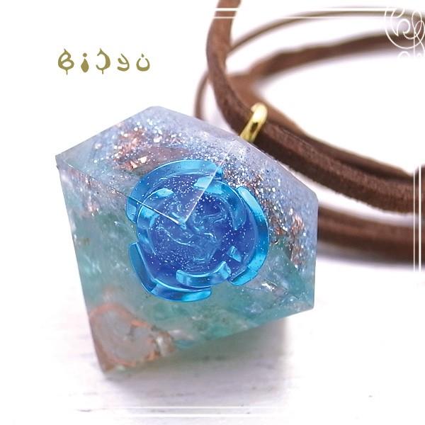 オルゴナイトネックレス ダイヤ型 薔薇入り (艶出しコーティングあり  