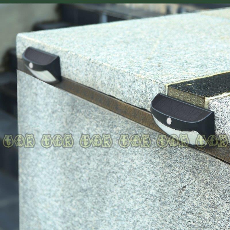 ソーラーライト 太陽光発電 ソーラーガーデンライト 高輝度led 人感センサー 屋外ウォールライト 夜間照明 自動点灯 屋外 66 以上節約 表玄関 駐車場 壁掛け 防水 庭先