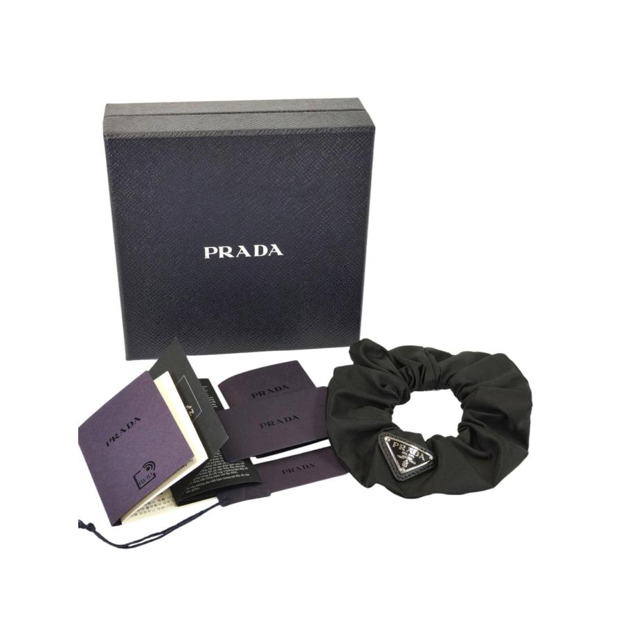 PRADA プラダ ナイロンシュシュ ブラック トライアングルロゴ シルバー PRADA（プラダ） トライアングル ロゴ シュシュ ブラック 管理番号