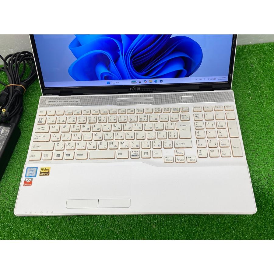 LIFEBOOK FUJITSU AH53/B3 FMVA53B3W i7第8世代 ノートPC Core i7