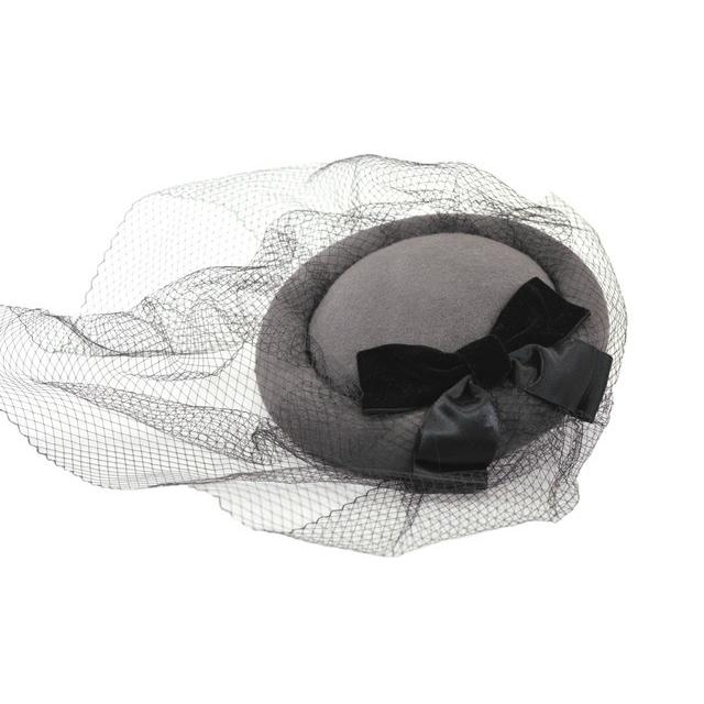 激安の トーク帽 A チャコールグレー レディース 婦人 カクテルハット チュール付き 帽子 結婚式 パーティー 室内ok プレゼント 上品 ネット通販 秋冬 19w 248 ザ カルチェラタンハット 通販 Yahoo ショッピング 現金特価 Assinatura Ionline Pt