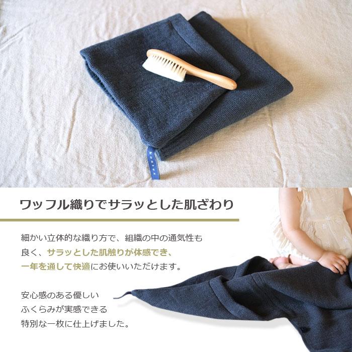 おむつケーキ 男の子 「恐竜にぎにぎ＆ フード付き バスタオル （2段）」出産祝い メッセージカード付き おもちゃ付き ダイナソー ダイパーケーキ シンプル 1歳の画像