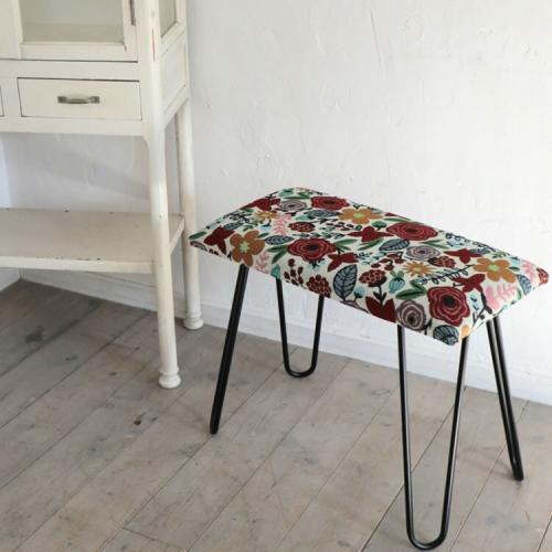 スツール カラフル ベンチ 玄関椅子 フラワー 花柄 おしゃれ 椅子 イス モダンスツール ベンチスツール チェア Kb941 雑貨屋リエット 通販 Yahoo ショッピング