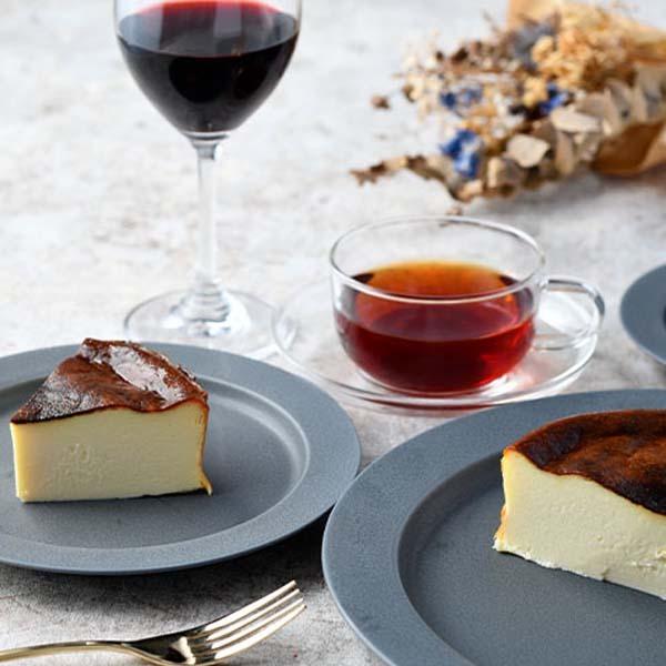 【バスクチーズケーキ】【冷凍】　バスクチーズケーキ (15cmホール)　ギフトに最適　高級チーズケーキ　贈答用　プレゼント |  | 02