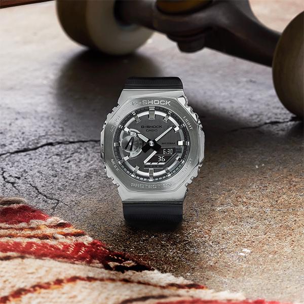 G-SHOCK シルバー メタルベゼル GM-2100-1AJF メンズ 腕時計
