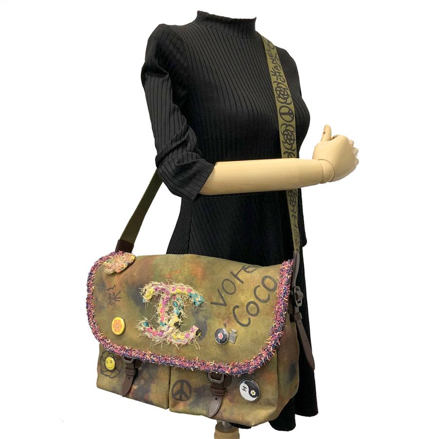 CHANEL シャネル エンブロイダリー メッセンジャー グラフィティ CHANEL シャネル エンブロイダリー メッセンジャー グラフィティ